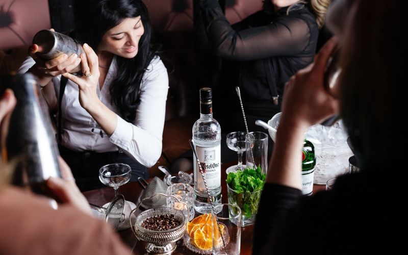 ကိုယ်တိုင် Cocktail လုပ်တော့မယ်ဆိုရင် မသိမဖြစ် သိထားသင့်တဲ့အချက်တွေ