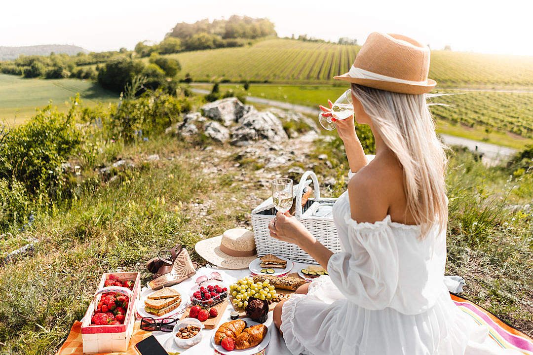 Picnic Day Out နဲ့လိုက်ဖက်တဲ့အစားအသောက်တွေကဘာတွေဖြစ်မလဲ