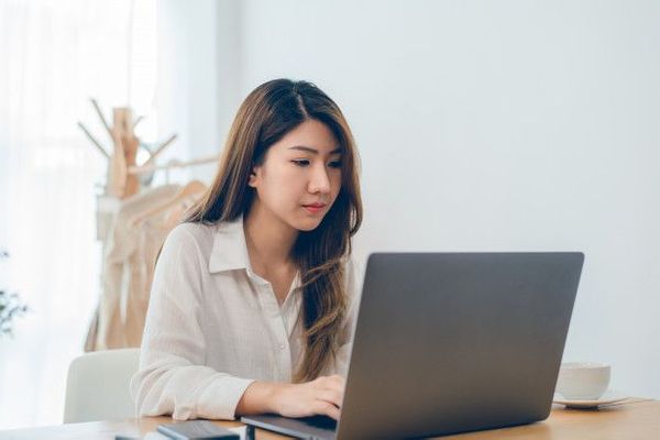 Work From Home မှာအမြဲလှနေဖို့ဘယ်လိုပြင်ဆင်မလဲ
