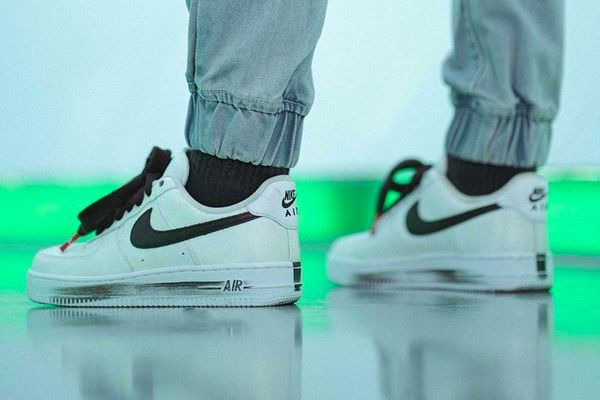 G-Dragon  ရဲ့အချစ်တော်တွေရော Nike ပရိတ်သတ်တွေရောရင်ခုန်ရမဲ့အချိန်
